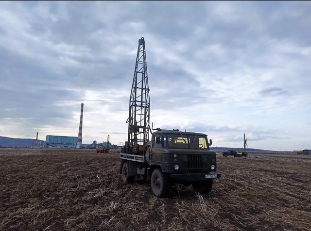 Буровая установка ГАЗ-66 на объекте в Шарыпово